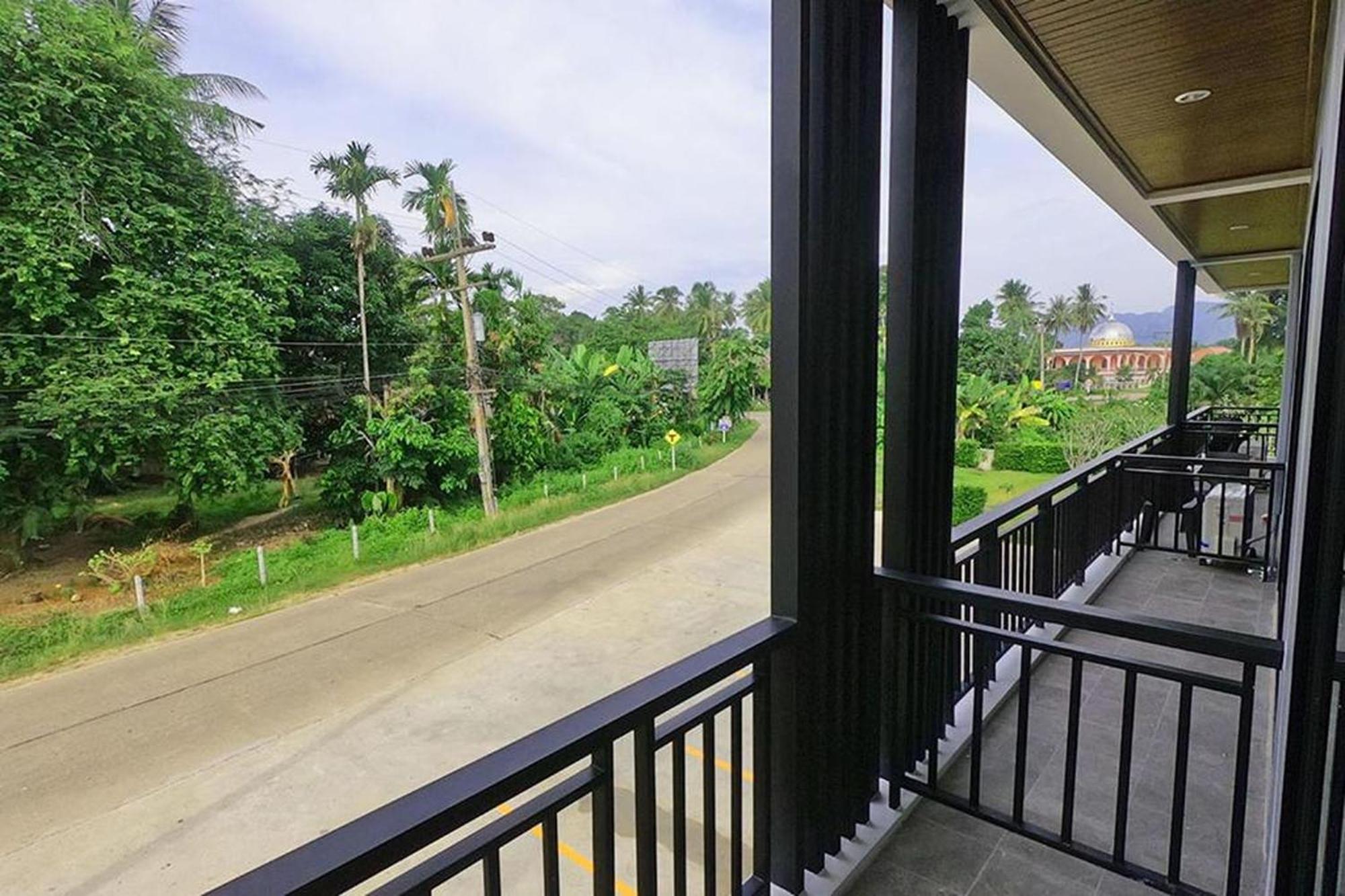 Friendly Hotel Krabi town Buitenkant foto